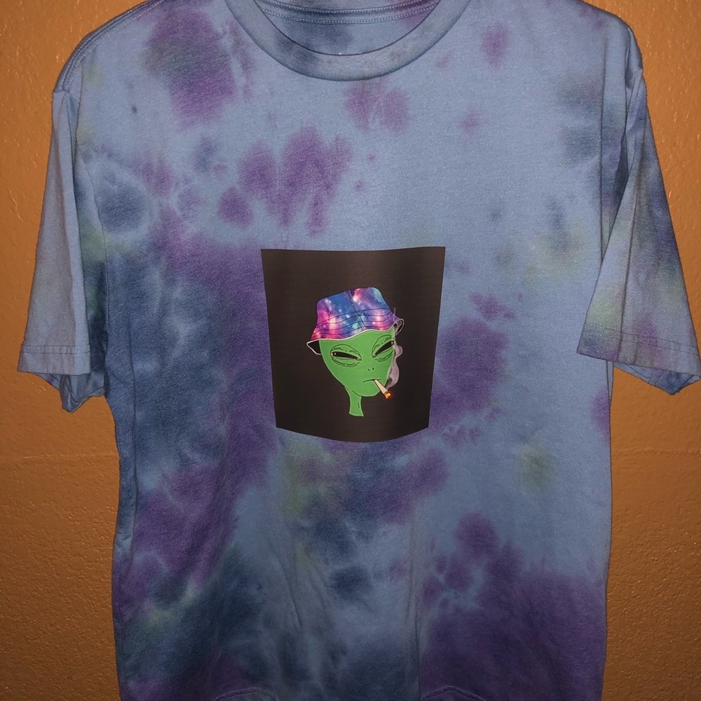 Alien tshirt (tie dye)